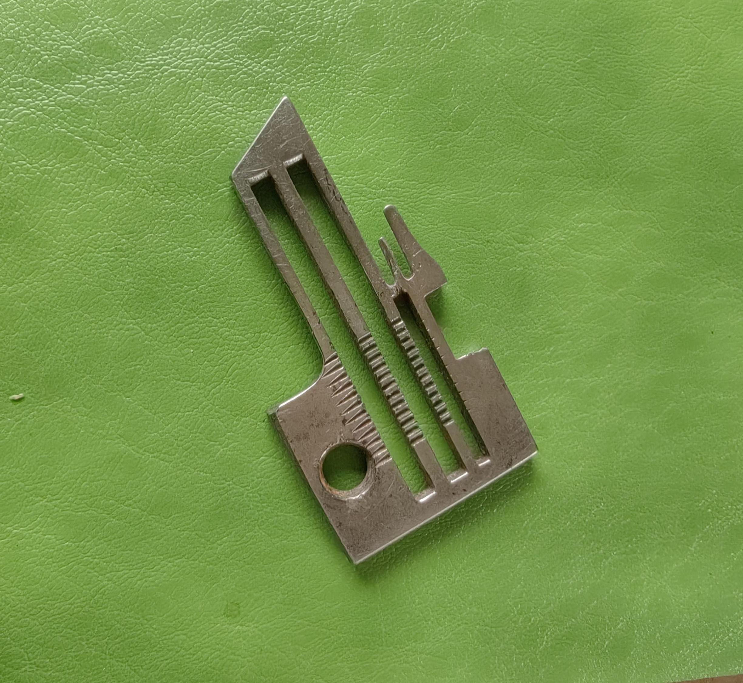 2109331 Lower Looper Yamato Az6000 Az8000 Overlock Industrial Sewing