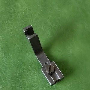 P950 Presser Foot Hinged Gathering/Pleating Foot for Industrial Sewing Machine Compatible with Brother Juki Singer Pfaff Consew Durkopp Jack