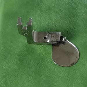 Double Fold Hemmer Presser Foot Feet 1/16- 1.6mm for Industrial Sewing Machine Compatible with Brother Juki Singer Pfaff Consew Durkopp Jack