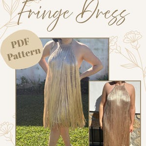 Pode incluir: Vestido de franjas de crochê em ouro claro. O vestido tem um decote halter e é coberto por longas franjas. A imagem também inclui o texto "Crochet Fringe Dress" e "PDF Pattern".
