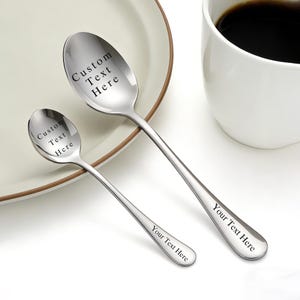 Cuchara de acero inoxidable grabada personalizada, texto o logotipo personalizado, cuchara de postre y café, regalo de cumpleaños o boda.