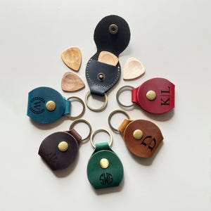 Personalisierte Leder Plektrum Halter Benutzerdefinierte Plektrum Fall Geschenk für Gitarrenspieler Freund Geschenk Papa Geschenk für ihn Gitarrenzubehör