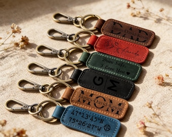 Personalisierter Leder Schlüsselanhänger, Schlüsselanhänger mit Gravur für Mama und Papa, Geschenk zum Jahrestag