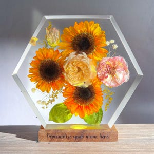 Hexagon Resin Flower Lamp with Sunflower & Rose – Epoxy Floral Night Light, Handmade Wood Base Personalized Gift