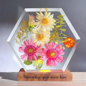 Hexagon Resin Flower Lamp – Handmade Dried Flower Light with Wooden Base & Remote | Personalized Floral Night Light Gift
