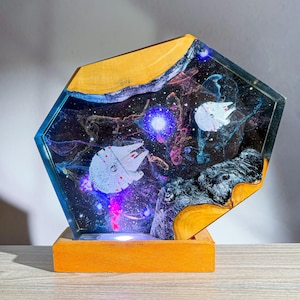Galaxy Resin Lamp with Spaceship – Handmade Sci-Fi Epoxy Light with Nebula, Cosmic Decor for Space Lovers, Star Wars Gift