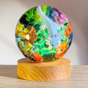 Axolotl Globe Resin Lamp – Cute Underwater Coral Reef Night Light with LED & Wood Base | Axolotl Lover Gift | Ocean Lamp Decor