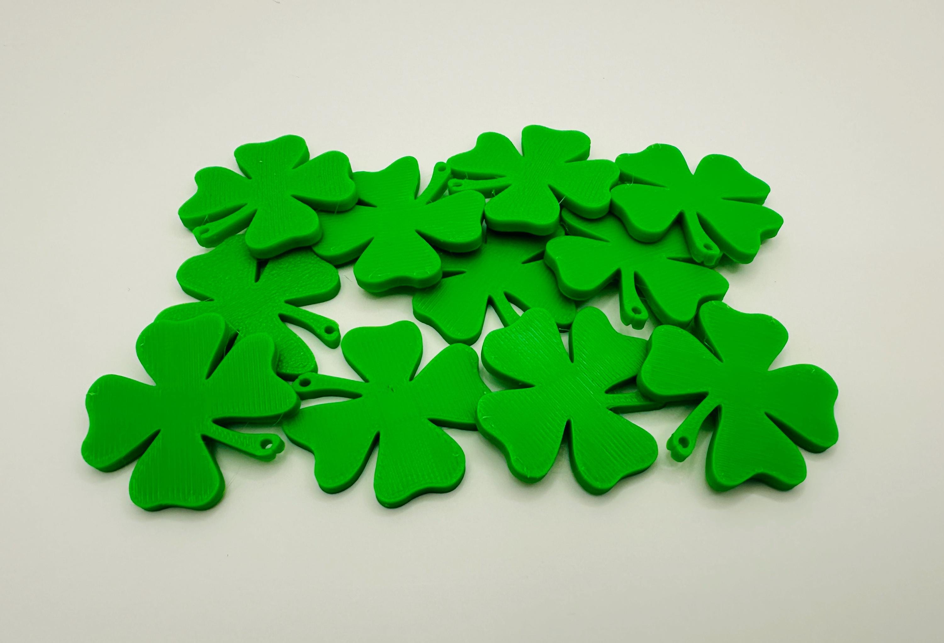 24 Pcs St. Patrick's Day Craft Kit Lucky Shamrock Suncatcher Craft Irish Day Window Diy Tissue Paper Suncatcher Decoration Ornament For Classroom St Patricks Party Favor Supplies 437234343742734337