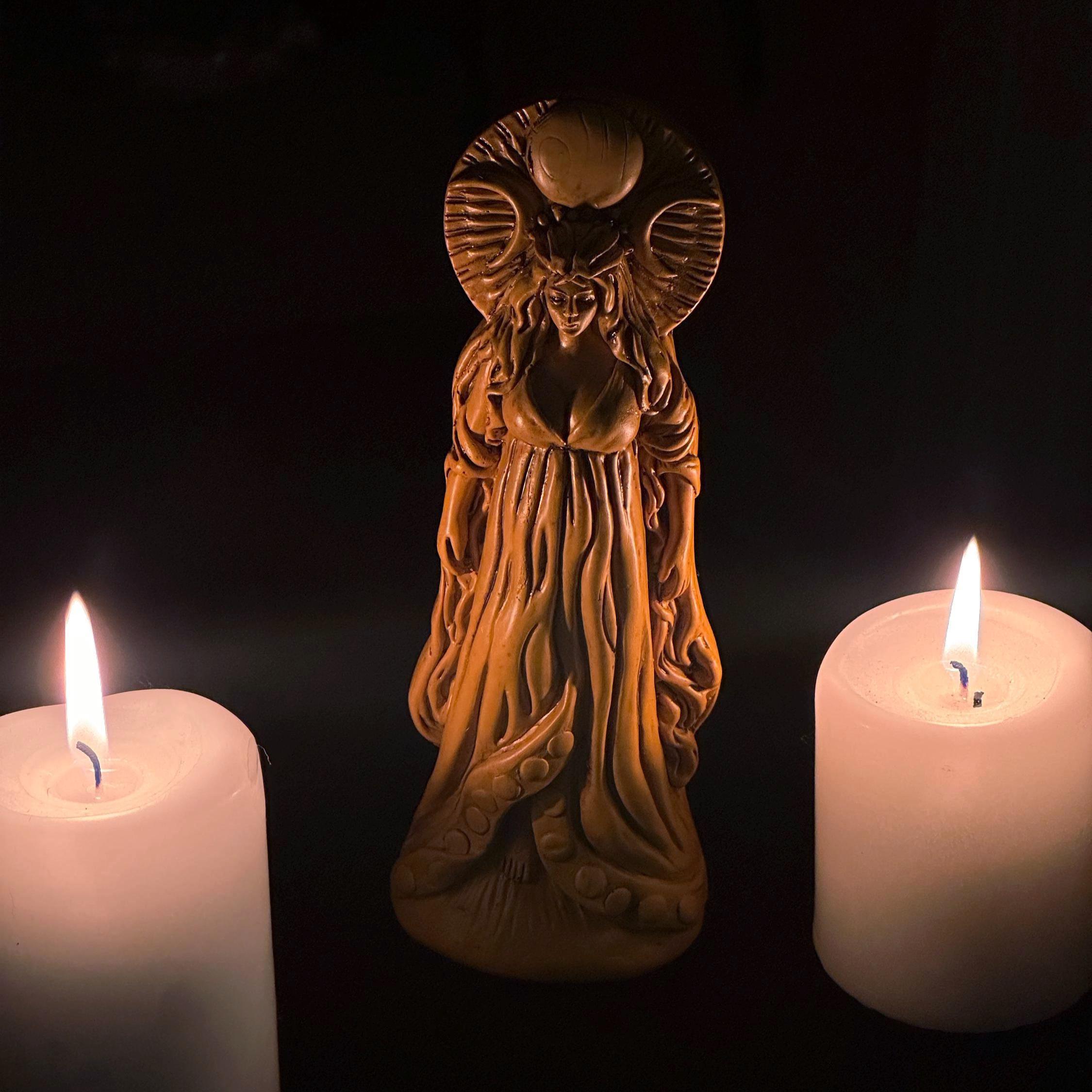 三月の女神像 – 神聖な女性祭壇装飾、異教の魔女の置物 - Etsy 日本
