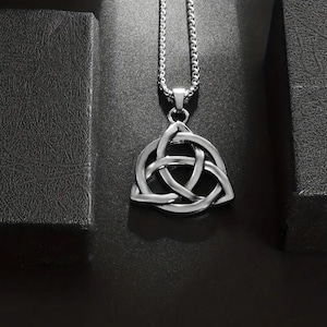 Celtic Triquetra Knot Pendant – Norse Celtic Amulet Necklace for Men