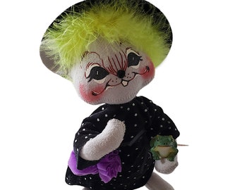 Annalee Mobilitee Mouse Witch Doll 2004 Halloween Holiday Decor 10 Inches Tall