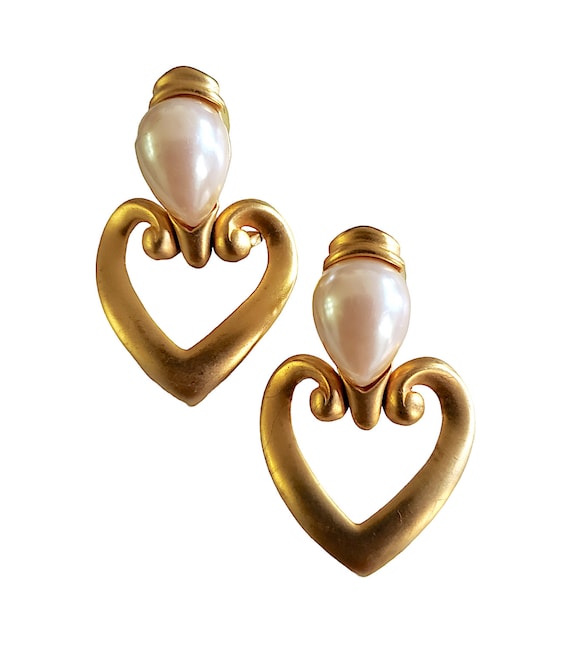 Chunky Gold Tone Heart Earrings with Big Faux Pea… - image 1