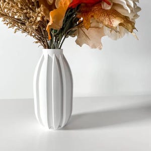 The Minimalist Modern Vase for Dried & Preserved Flowers | Unique Home Decor for Elegant Flower Arrangements
