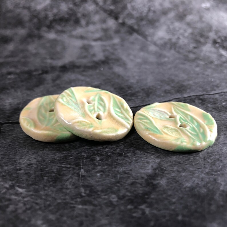 Cream with Light Green Leaves Round Buttons