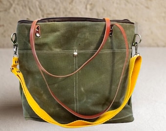 Green Traveler Bag, Waxed Canvas Tote Bag , Olive Green Waxed canvas handbag for the weekender or work , Casual  Multifunctional Bag