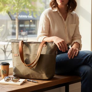 Gewachste Canvas-Einkaufstasche mit Ledergriffen - Große Arbeitstasche mit Reißverschluss - personalisiertes Geschenk für Frauen - haltbare Umhängetasche für den Alltag