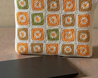 Handgefertigte Oma Gehäkelte Laptop Tasche (13-15 Zoll)