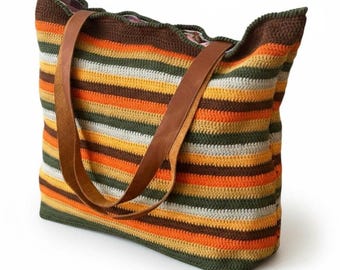 Große gehäkelte Weekender-Tasche: Ledergriffe, Herbststreifen-Arbeitstasche