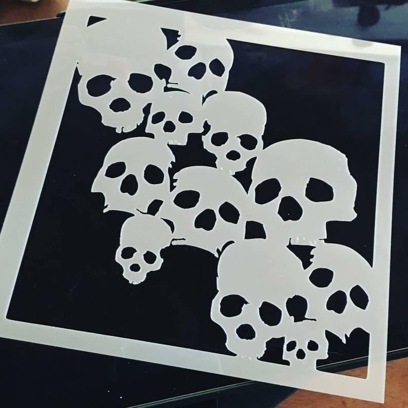 Skull Swoop Stencil image 2