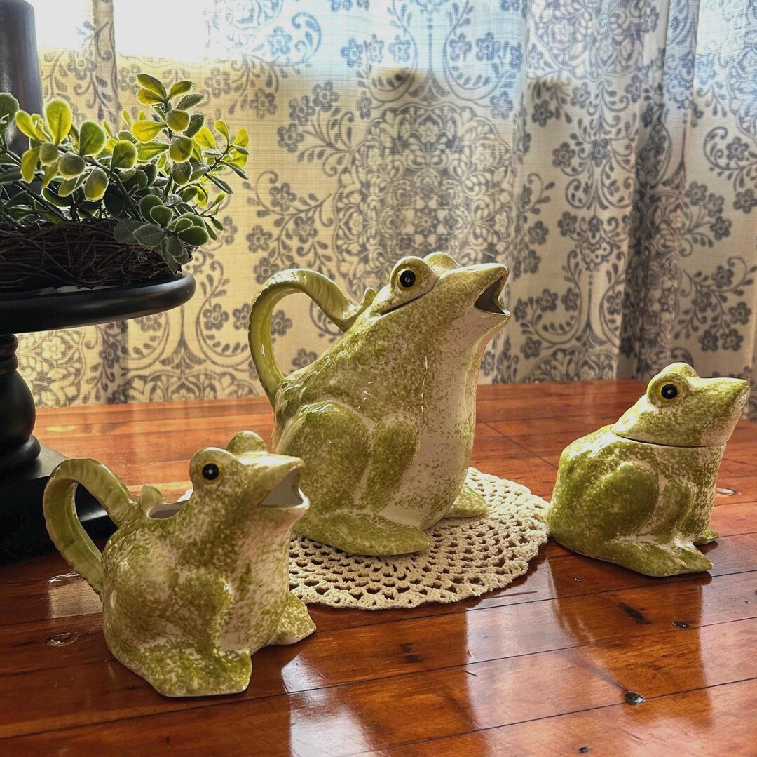 Adorable Vintage Frog Teapot Set - Creamer & Sugar Holder - Excellent ...
