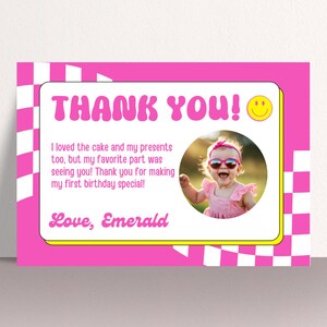Tarjeta de agradecimiento de One Groovy Gal, tarjeta de agradecimiento con cuadros rosas retro para fiesta de cumpleaños, tarjeta bohemia editable para la primera fiesta de cumpleaños de una niña, p83b