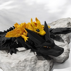 3D printed dragon figures - imaginative decoration for the bookshelf - hand-painted - Fourth wing