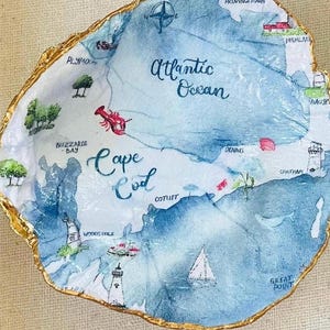 Conchiglia d'ostrica decoupage di Cape Cod in cornice a scatola 8x8, decorazione da spiaggia costiera, regalo unico, arte con conchiglie d'ostrica