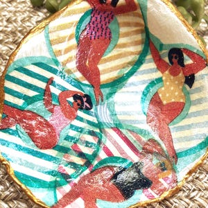 Decoupage Oyster Shell Ring Dish: Girlfriends on Floaties, Retro Coastal Decor