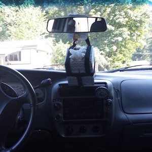 Tissshew       The Hanging Car tissue holder