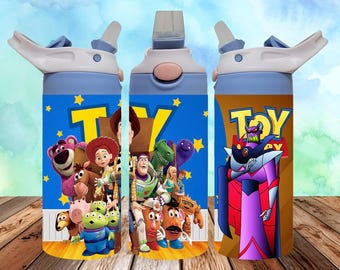 Speelgoed 12oz Kids Flip Top Sippy Cup Tumbler Wrap - 12oz Speelgoedontwerp - 12oz Tumbler Sublimatie PNG - Toy story Tumbler Wrap Ontwerp PNG