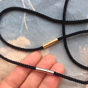 high quality 3pcs 2.5mm 12-24 inch for your choose Black Korea Silk necklace cords with Silver/gold stainless needle clasps