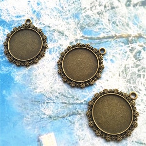 15pcs 29mm antiqued bronze daisy flower edge round bezel base metal setting pendants(fit  20mm cabochons)