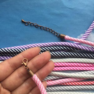 2 piezas de 12 a 38 pulgadas, 5 mm, 24 colores para su elección, cordones de poliéster para collar con acabado de cobre envejecido