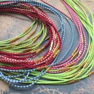 Nuevo estilo 5 piezas 1,5 mm 12-28 pulgadas 9 colores para su elección Cordones de collar de cuero de Corea de colores con cierres de aguja de acero inoxidable dorado