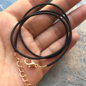 15 cordones de goma negros ajustables de 1,5 mm de 12 a 24 pulgadas de alta calidad con cierres de langosta de oro KC muy pequeños