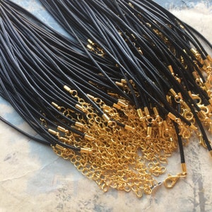 hoge kwaliteit 5st 2mm 12-28 inch meer dan 20 kleuren voor uw keuze Korea lederen kettingkoorden met gouden afwerking