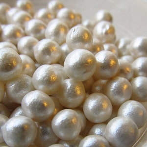 White Edible Fondant Pearls for Cakes Cupcakes Cookies Edible Beads Sugar Pearls Wedding Cake Soft Edible Pearls Candycore