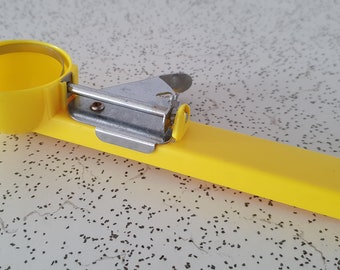 sunshine yellow...1970s vintage plastic ice cream scoop