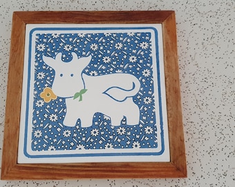 cow with daisy...1980s vintage ceramic tile pot stand