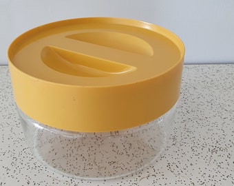 1970s vintage pyrex glass and melamine kitchen storage container