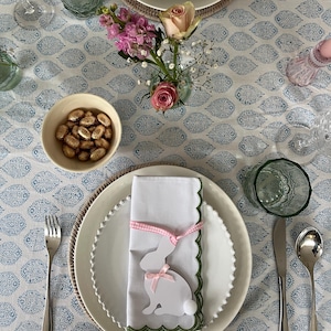 Marque-places lapin avec ruban Vichy - noms de lieux pour baby shower, cadre de table, cartes de visite personnalisées, décoration baby shower, thème lapin