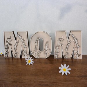 Combinación personalizada de letras, decoración de letras de madera para mamá con flores, idea de regalo para el Día de la Madre, decoración de letras de madera florales para mamá