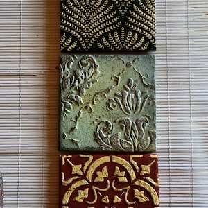 3er-Set Fliesen, Azulejos Kunstfliesen mit Relief, handgefertigtes Design, Kunstfliesen, Wandkunst im Vintage-Stil