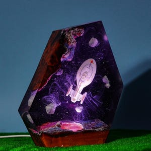 Galaxy Voyager NCC-74656 Resin Lamp: Sci-Fi Space Night Light