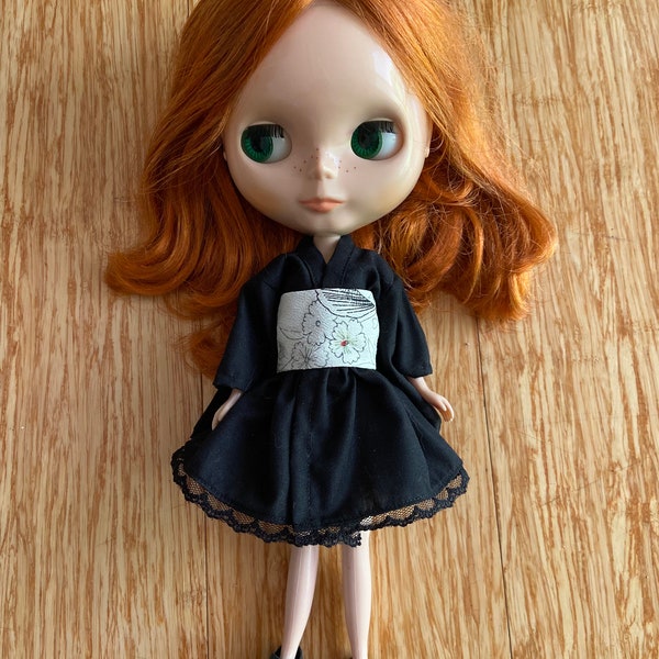 Classic black Wa Loli Lolita dress for Blythe