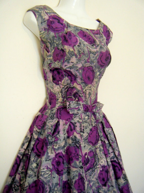 1950s party dress PURPLE BLOOMS bow dress, size l