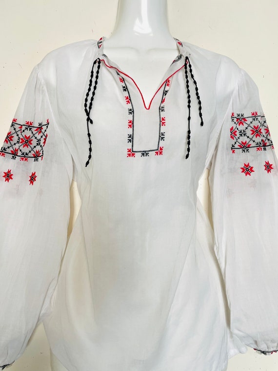 Vintage 60s / 70s UKRAINIAN Embroidered blouse, s… - image 9