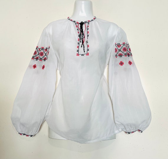 Vintage 60s / 70s UKRAINIAN Embroidered blouse, s… - image 4