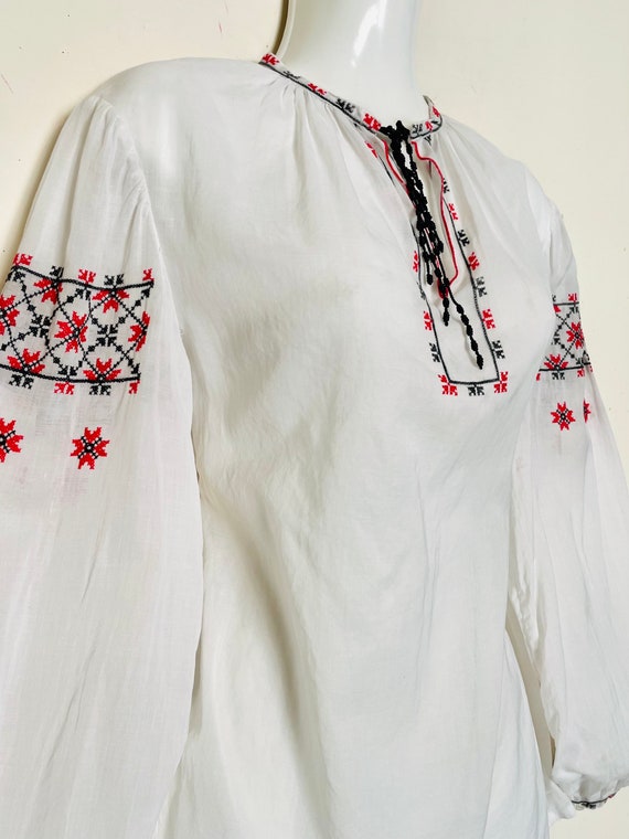 Vintage 60s / 70s UKRAINIAN Embroidered blouse, s… - image 2