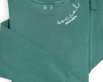 ソーシャルワーカー刺繍スウェットシャツ、職名スウェットシャツ、職業刺繍クルーネック、キャリアシャツ、卒業祝いギフト E010